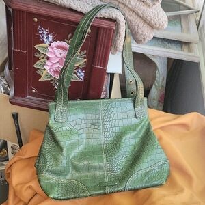 Elegant Green Crocodile-Embossed Women's Bag